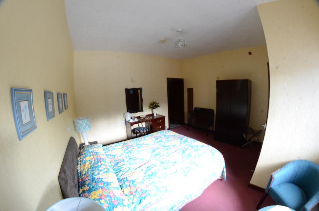 Achilty Guest House Contin Ruang foto